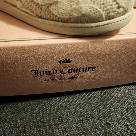 Juicy Couture Sweater Boots - Picture 4 of 8
